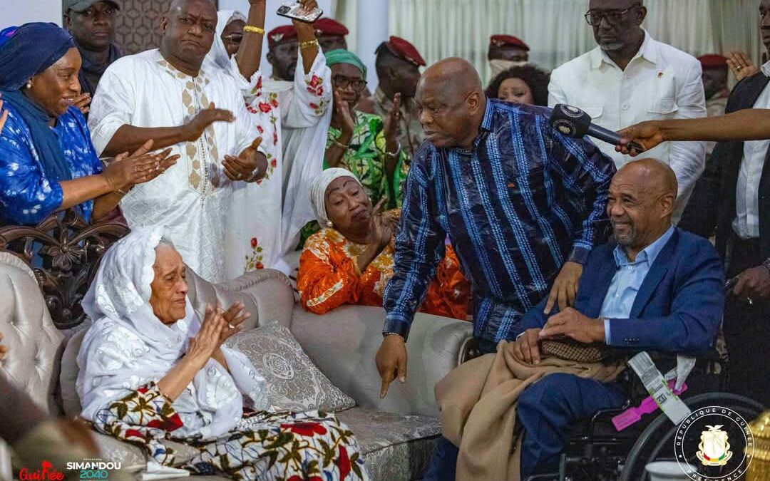 Diplomatie : le Ministre Morissanda voit l’implication de Mamadi Doumbouya dans la libération de Mohamed Touré – Infos-reelles.com