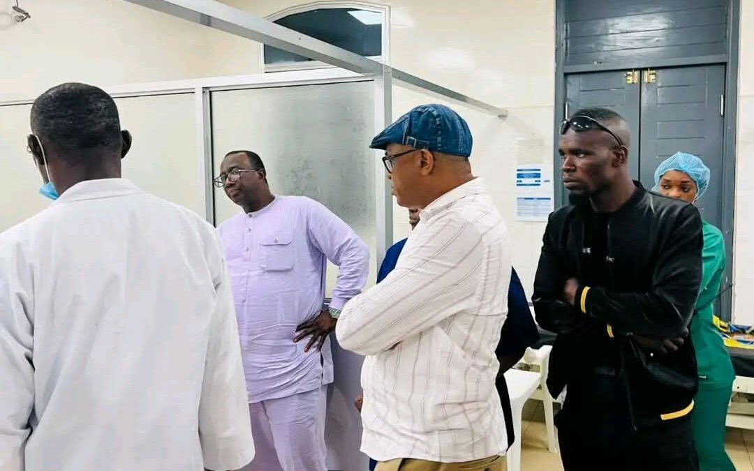 Incendie à l’école Elhadj Oumar Tall de Madina : le Ministre Jean Paul Cedy au chevet des victimes – Infos-reelles.com