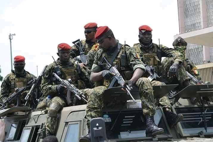 Mouvements militaires inhabituels à Conakry : zones d’ombre autour d’une nuit sous haute tension – Infos-reelles.com