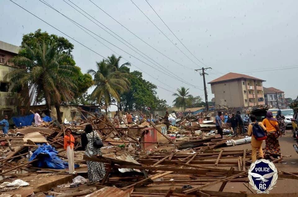 Conakry : les opérations de déguerpissement se poursuivent au marché d&rsquo;Enco 5 – Infos-reelles.com