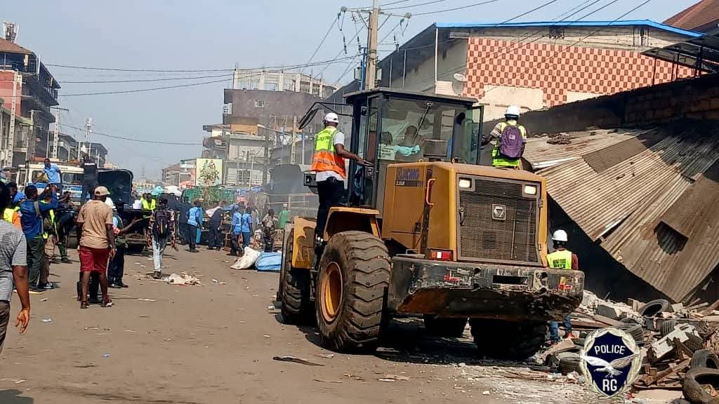 Déguerpissement à Conakry : la police passe à l&rsquo;offensive au marché de Avria à Madina – Infos-reelles.com