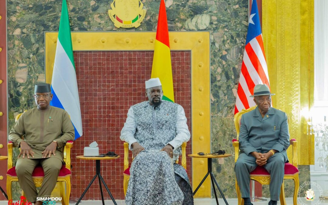 Conakry :  Réunion importante entre Mamadi Doumbouya et ses homologues du Liberia et de la Sierra Leone sur les différends frontaliers – Infos-reelles.com
