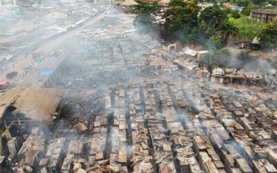 Incendie au grand marché de N’Zérékoré : Mamadi Doumbouya annonce des mesures en faveur des victimes – Infos-reelles.com